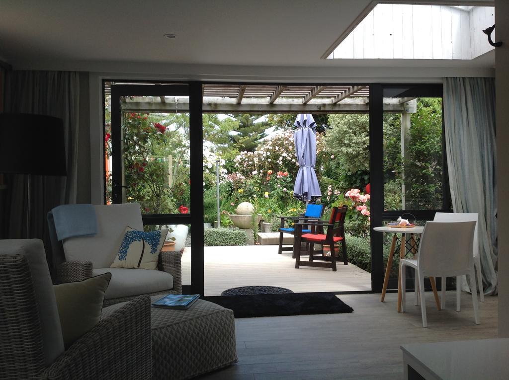 Top Floor Bed And Breakfast Paraparaumu Exterior foto